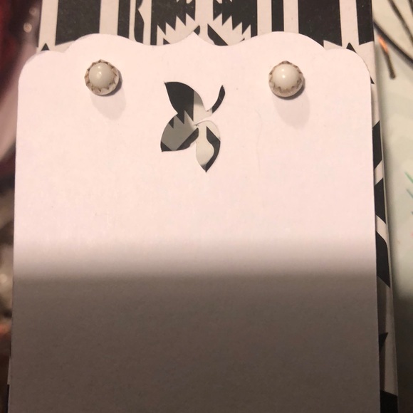 Sterling silver post earrings - Picture 1 of 4